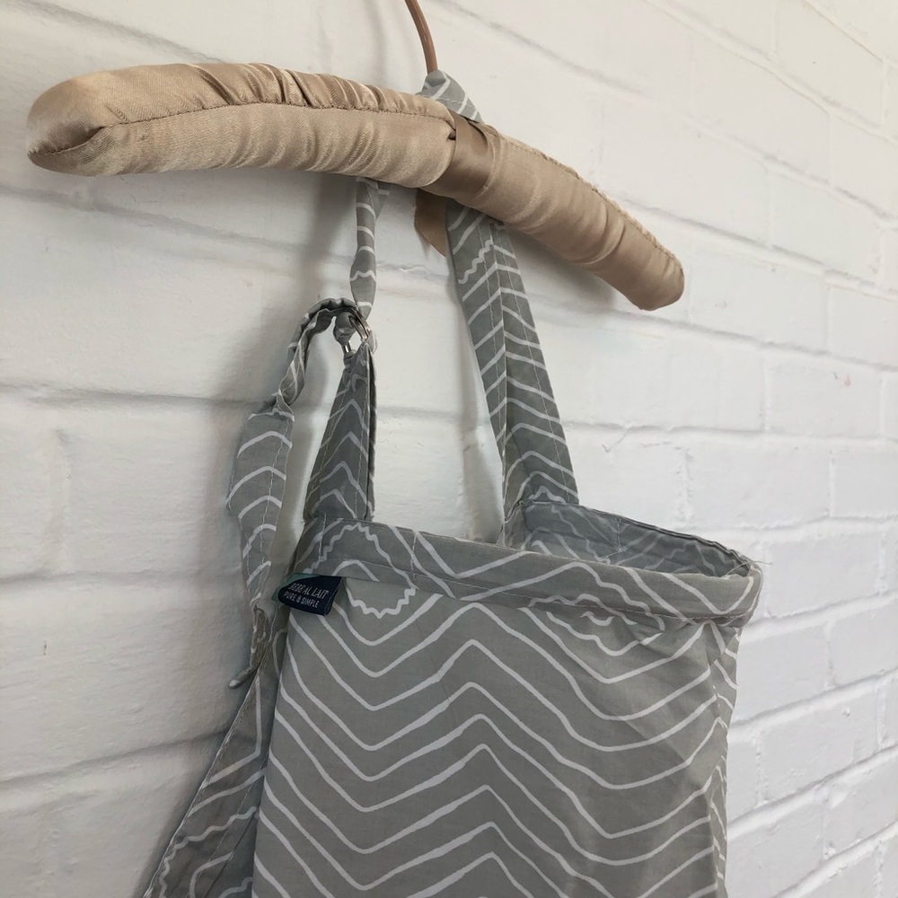 Bebe Au Lait nursing cover grey